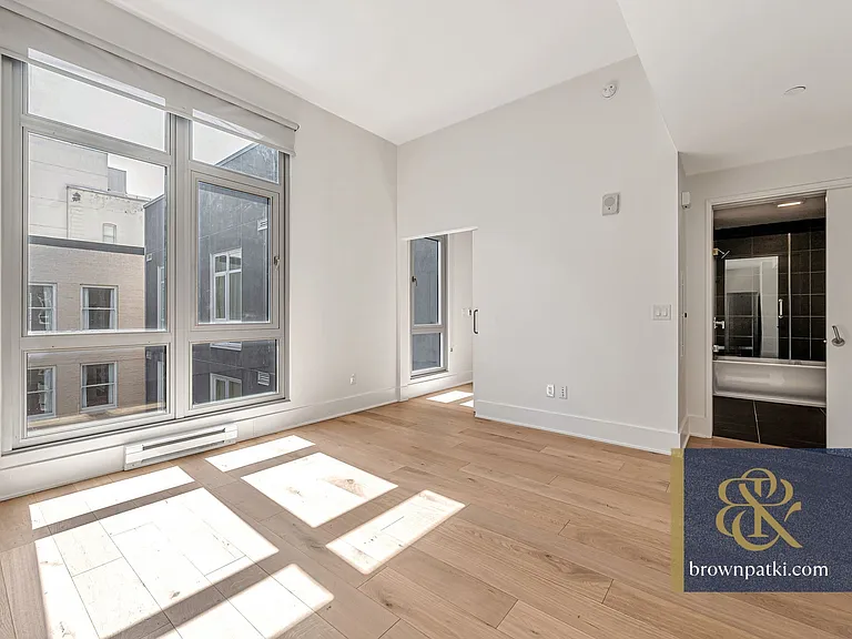 1075 Market St #807 — Photo 5