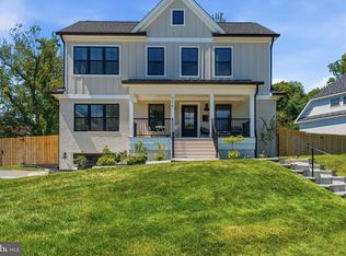 908 W Taylor Run Pkwy, Alexandria, VA 22302