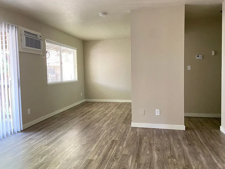 Riverbend Apartments — Photo 41