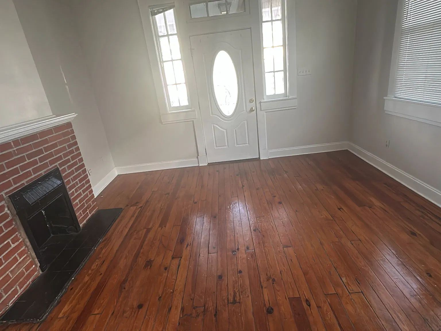 2 bed, 1100 sqft, $1,600 — Photo 3