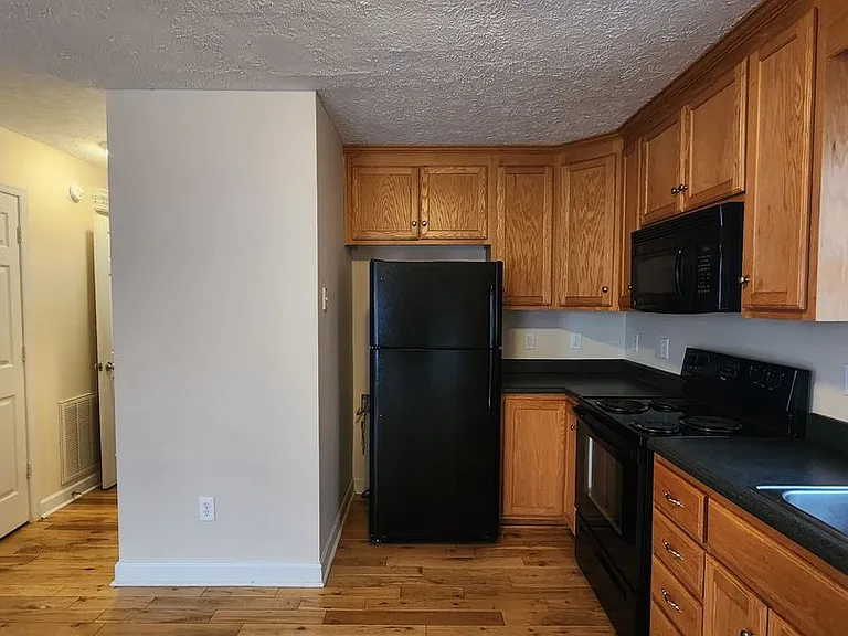 52 Iris St — Photo 10