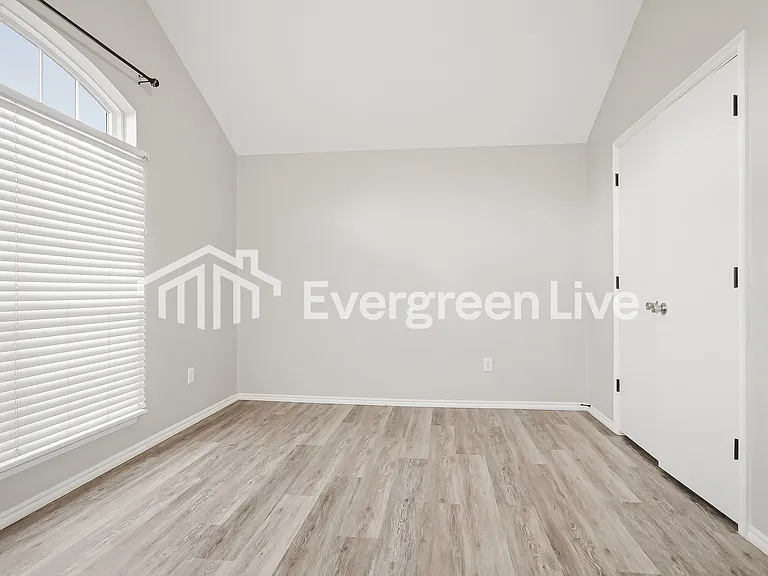1613 Tara Dr — Photo 7