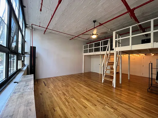 Rented by Outlive | media 7