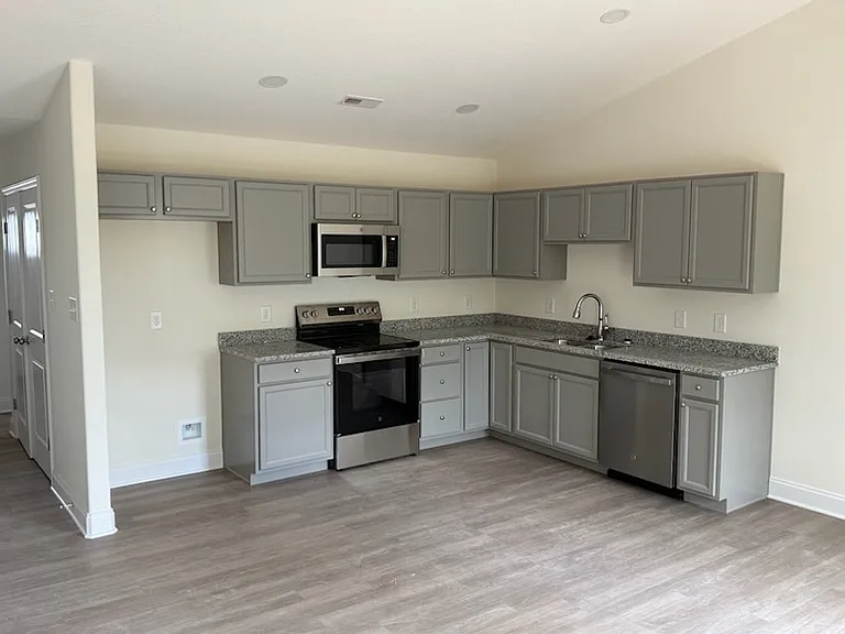 7323 Woodpecker Way — Photo 4