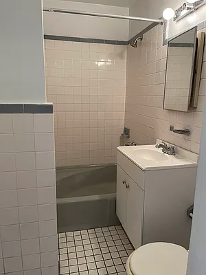 Rented by Eric Goodman Realty Corp | media 8