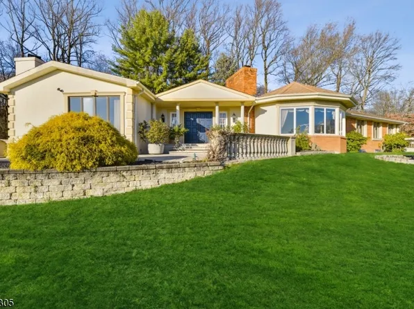 112 View Ln, Lebanon Twp., NJ 08826