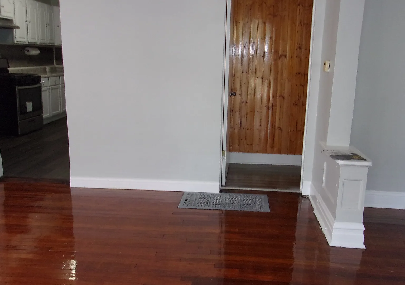 5 bed, 930 sqft, $2,220 — Photo 4