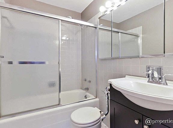 5th image of 3550 N Lake Shore Dr APT 914