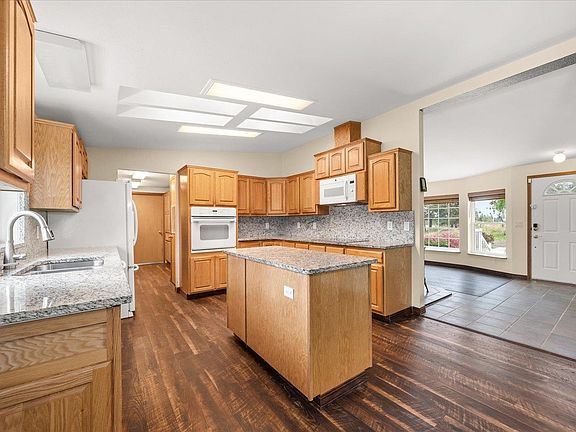 5th image of 2405 N Chris Ln