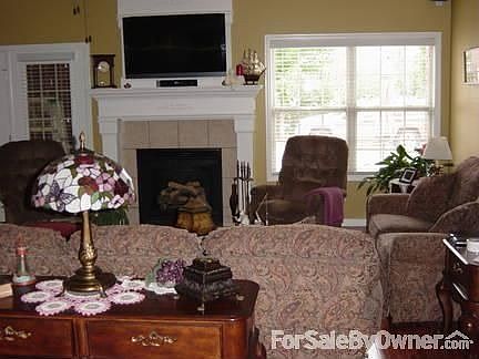 3rd image of 16502 Snug Harbor Dr SE