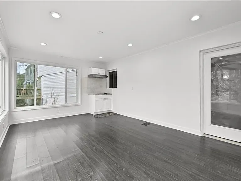 4608 Rosemear Ct — Photo 10