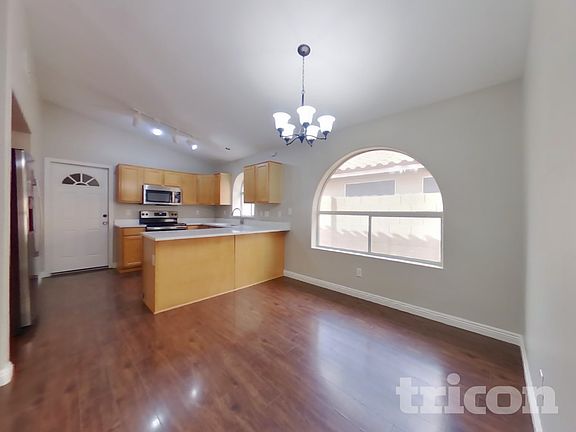 5th image of 12618 W Cambridge Ave
