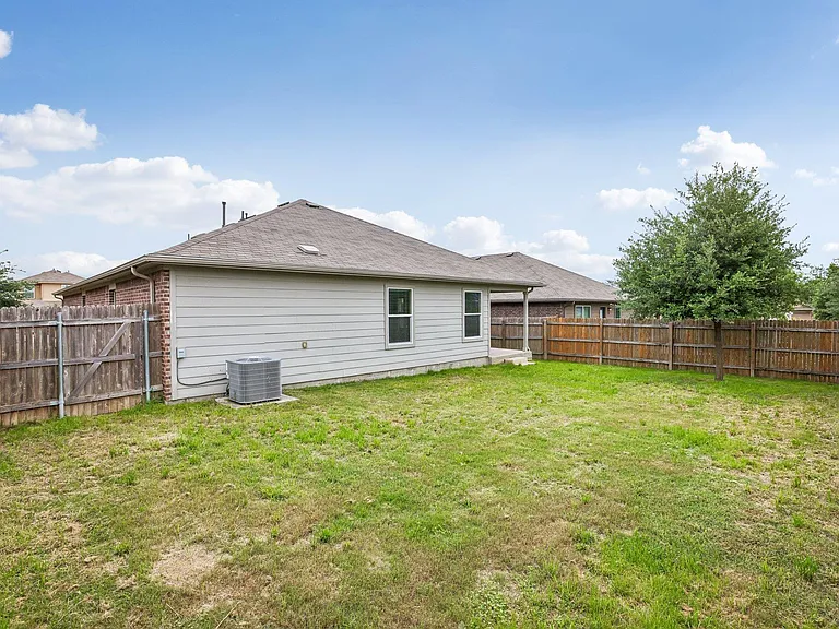 10604 Menominee Falls Ln — Photo 36