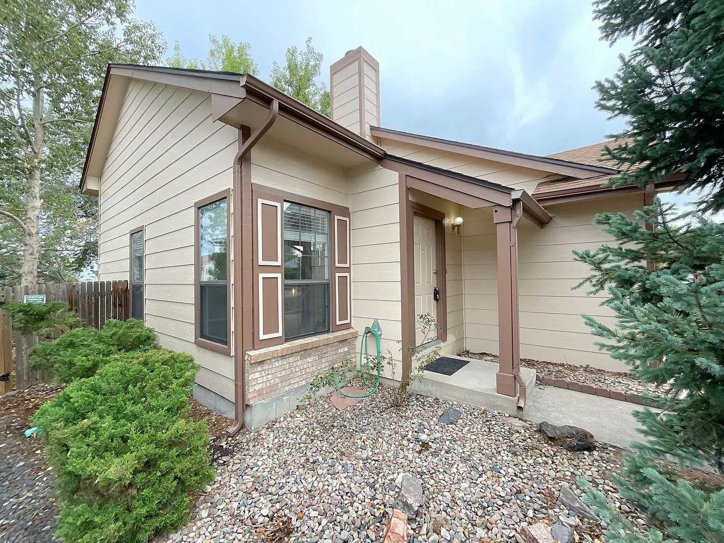 3 Bedroom Home Available Near Research Pkwy & Austin Bluffs Pkwy! — Photo 3
