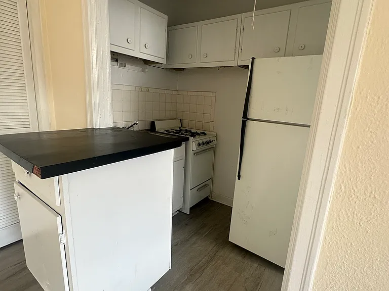 635 W Deming Pl #301 — Photo 3