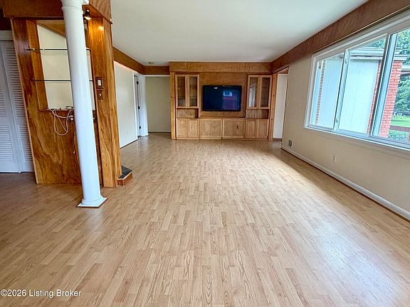 3rd image of 708 Grant Ave