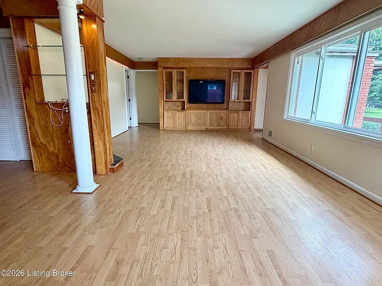 708 Grant Ave — Photo 3