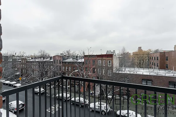 Rented by Evergreen Apartments BK | media 27