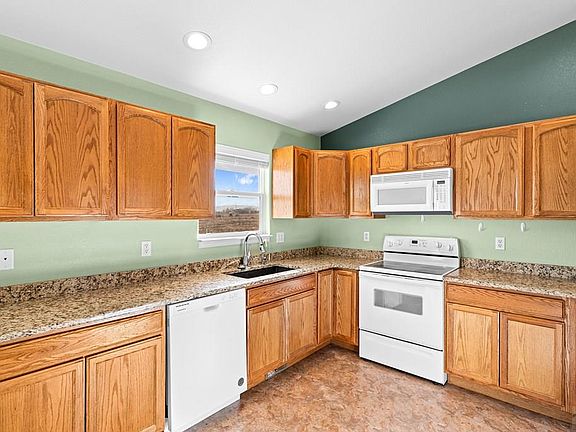 3rd image of 1501 N Gentry Ln