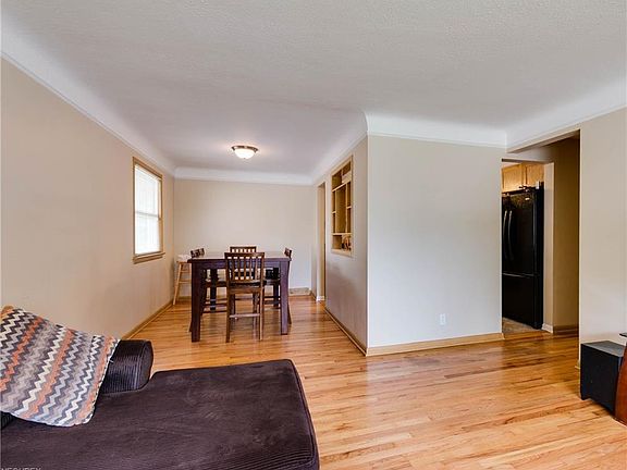 5th image of 1377 Orchard Heights Dr