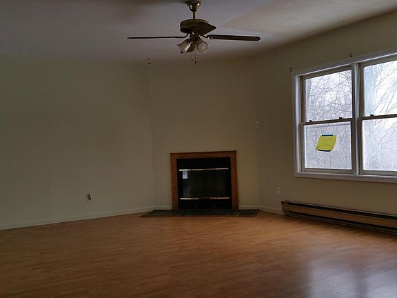 4th image of 2 Candlewood Ln