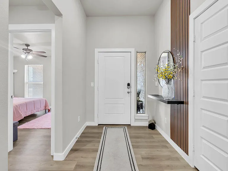 2512 Blazing Saddle Blvd — Photo 4