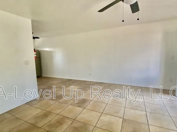 4th image of 1027 S Santa Rita Ave