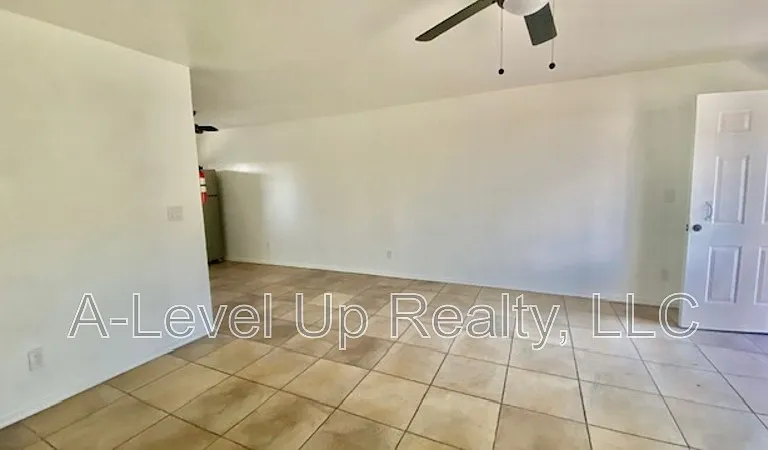 1027 S Santa Rita Ave #1 — Photo 4