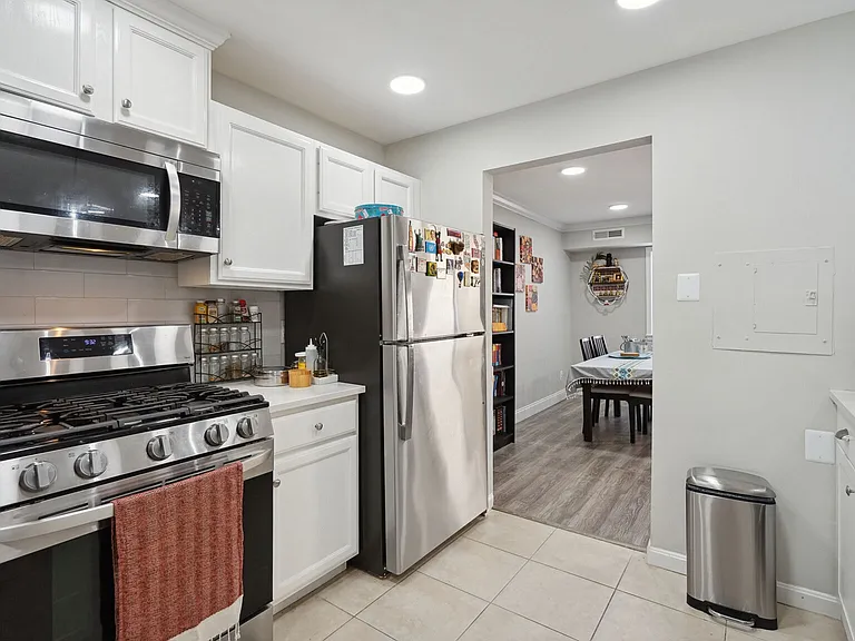 102 Monroe St #201 — Photo 19
