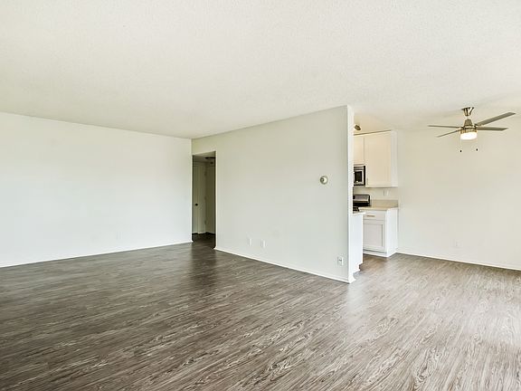 3rd image of 18541 Vincennes St APT 302