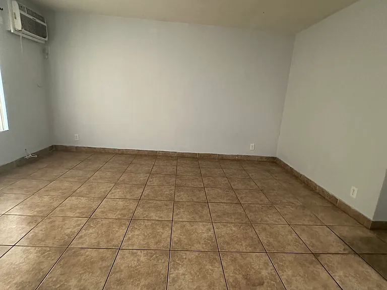 120 E Pine St #N — Photo 3