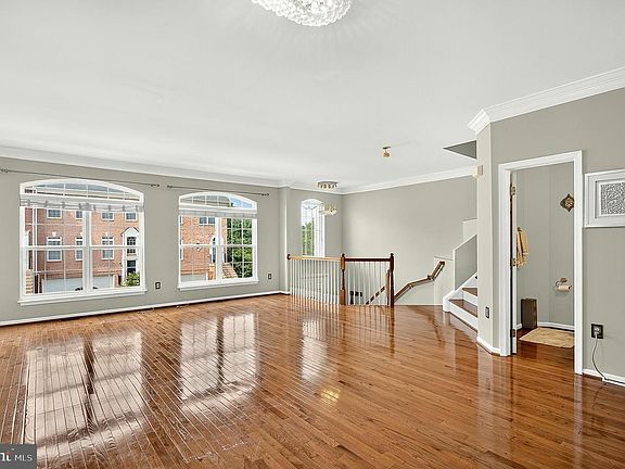 4th image of 7332 Hampton Manor Pl