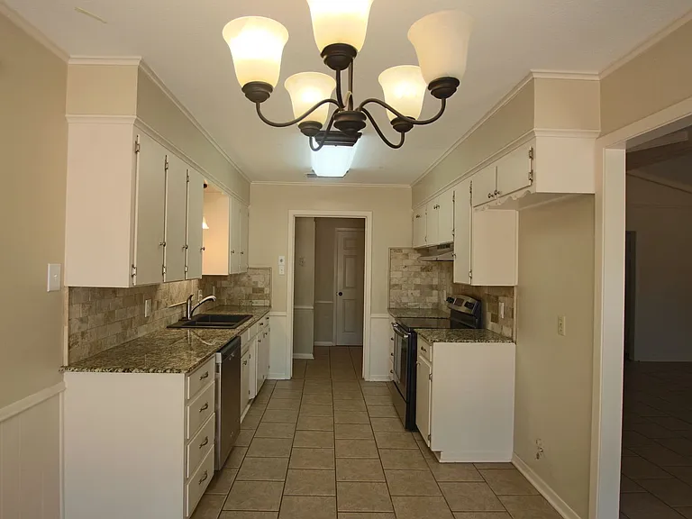 316 Clemson Dr — Photo 9