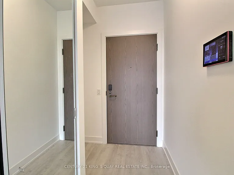 20 Inn On The Park Dr #1730 — Photo 1