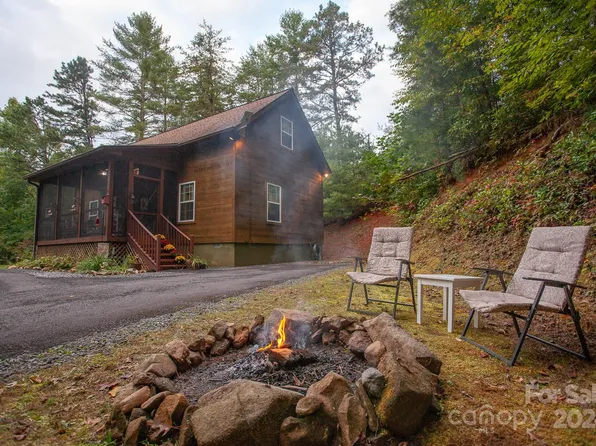 138 Hubbell Ln, Robbinsville, NC 28771