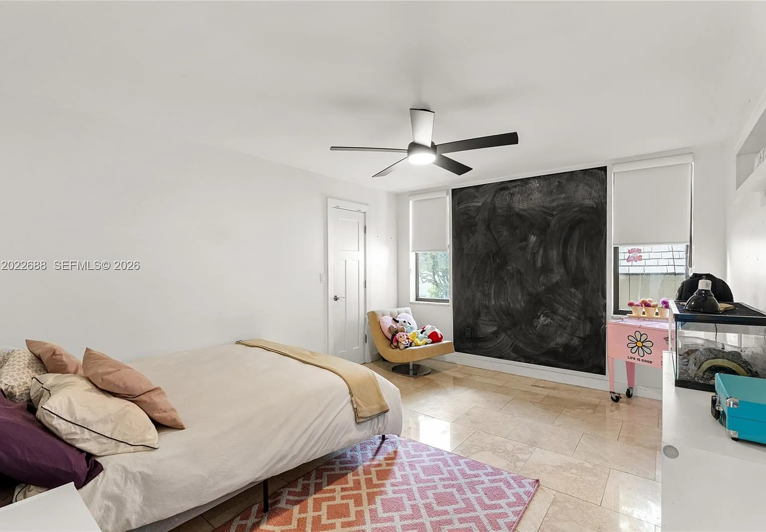 5 bed, 4559 sqft, $10,500 — Photo 4