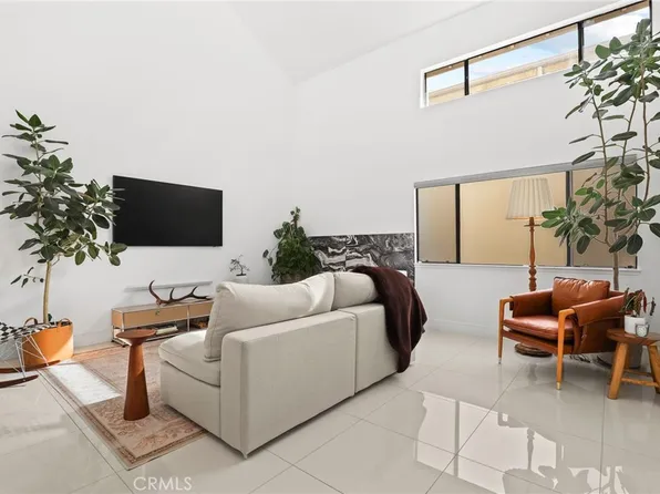 10926 Bluffside Dr Unit 30, Studio City, CA 91604