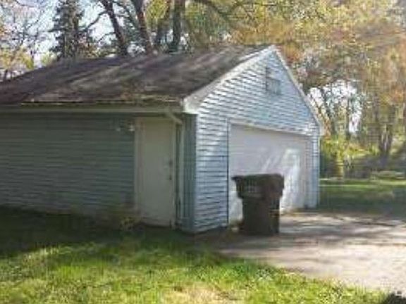 3rd image of 332 Blackhawk Dr