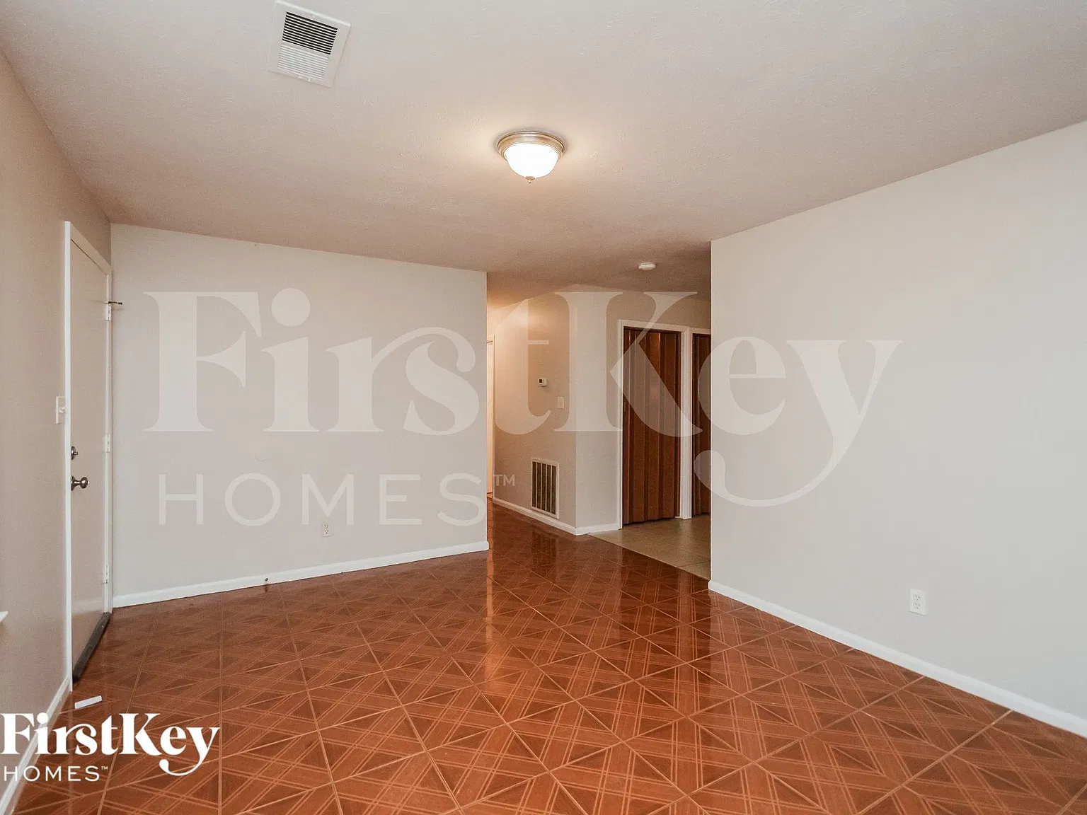 4 bed, 2.0 bath, 1316 sqft, $1,830 — Photo 3