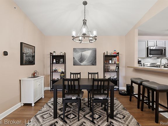 5th image of 29717 Nottingham Cir