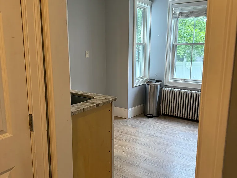 30 Oak St — Photo 6
