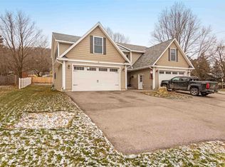 93 Messenger St, Saint Albans, VT 05478