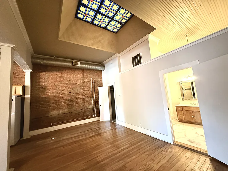 126 W Main St #B — Photo 11