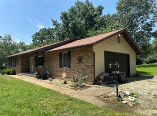 555 Ridge Oak Dr, Gerald, MO 63037