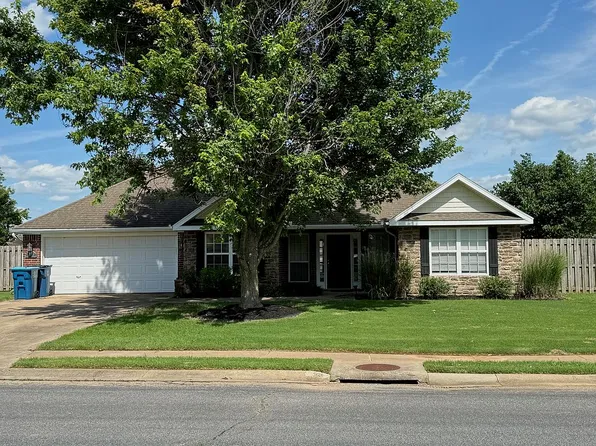 1412 Charles St, Pea Ridge, AR 72751