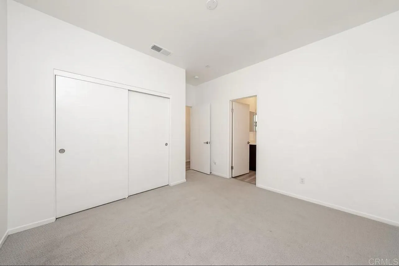5232 Beachfront Cove St — Photo 1