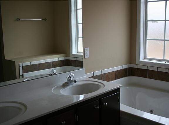Home for Sale in Clarksville, Tennessee $169,900