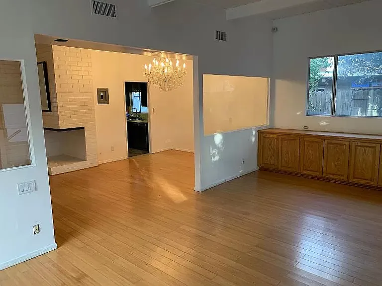 17914 Hatton St — Photo 5