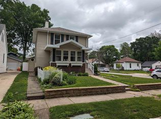 1002 2nd St NW, Mason City, IA 50401