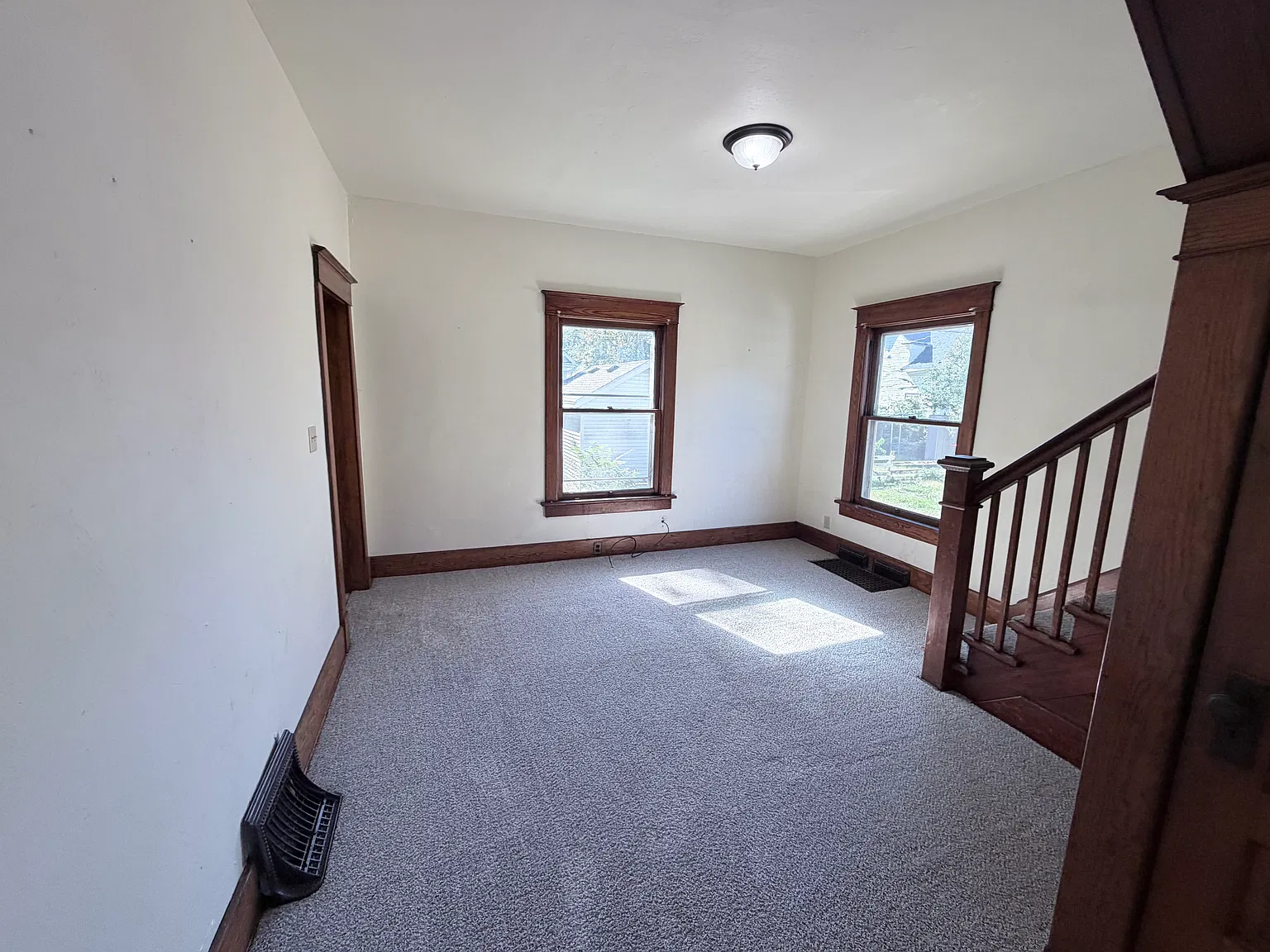 3 bed, 1.5 bath, 1099 sqft, $1,550 — Photo 3
